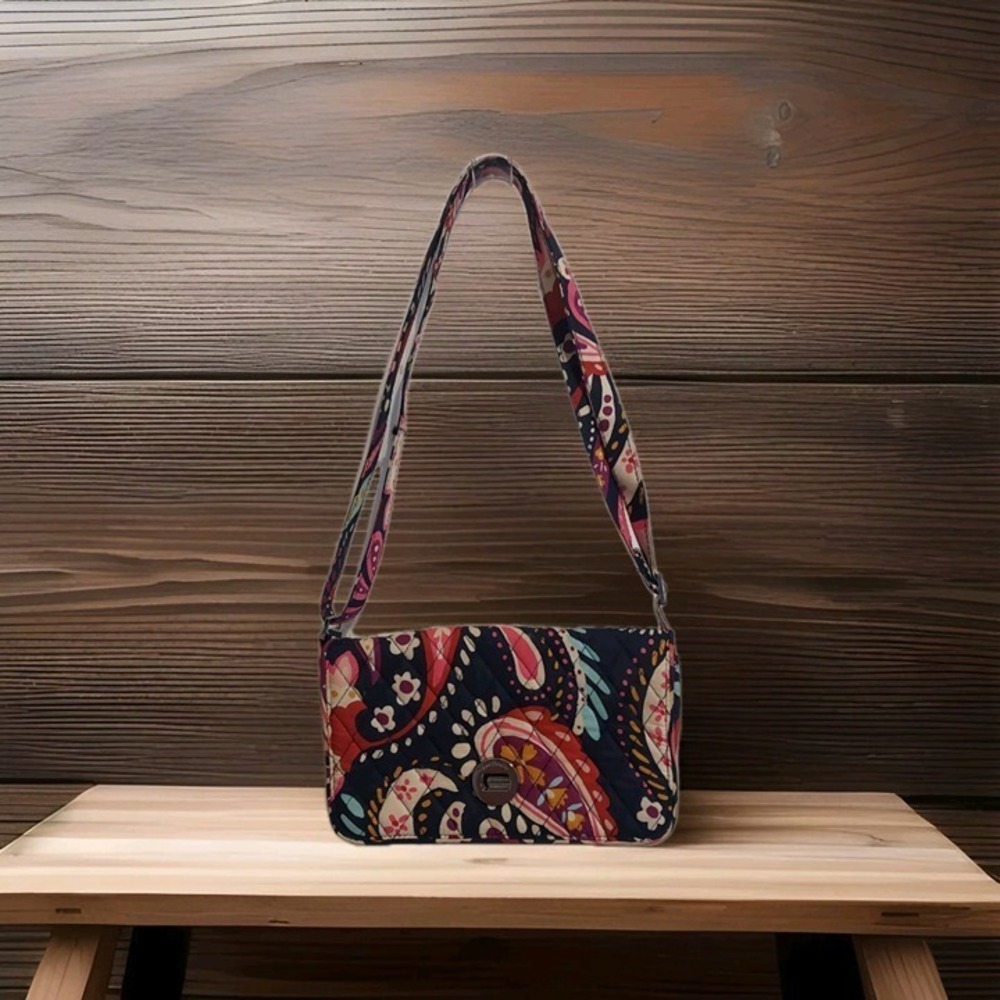 Vera Bradley Quilted Pink And Navy Blue Bag Java Floral Paisley Shoulder Purse - Picture 1 of 9